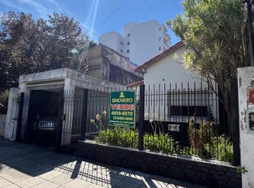 Casa de 5 ambientes, Tres de Febrero · Casa de 5 Ambientes con Jardin, Cochera y Patio - Santos Lugares