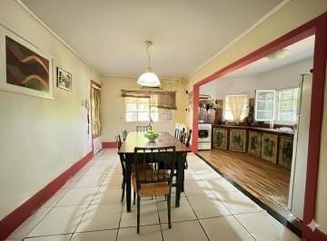 Casa · 169m² · 4 Ambientes · 1 Cochera · Venta / Permuta. Casa de 3 Dorm. con Jardin y Cochera. Fisherton, Rosario.
