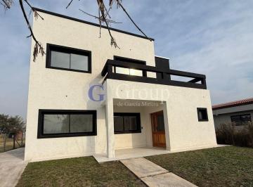 Casa · 224m² · 6 Ambientes · 1 Cochera · Casa a Estrenar en Venta en San Pablo, Pilar