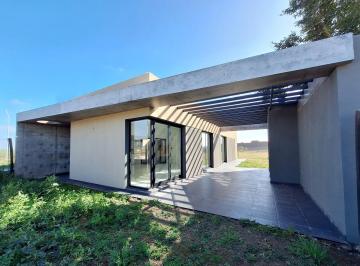 Casa · 100m² · 3 Ambientes · 1 Cochera · Venta Casa en Barrio Ecotierra, Pueblo Esther