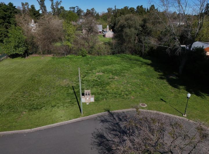 Terreno · 180m²