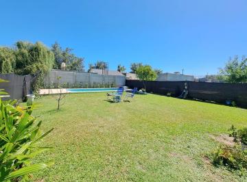 Casa · 200m² · 6 Ambientes · 2 Cocheras · Venta/permuta. Casa Dos Dorm. Mas Comodín, Pileta 2 Cocheras. Tierra de Sueños 3, Roldan