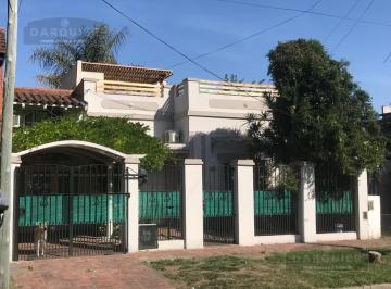 Casa · 95m² · 2 Dormitorios · 1 Cochera · Casa - Adrogue