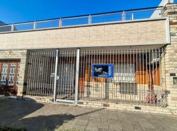 Casa de 4 ambientes, La Matanza · Casa 4 Ambientes con Cochera Para 3 Autos Jardín y Terraza en Ramos Mejía
