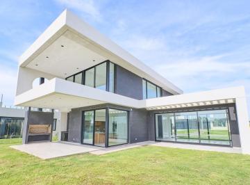 Casa · 208m² · 5 Ambientes · 2 Cocheras · Venta Casa en Terralagos