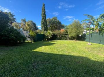 Casa · 70m² · 3 Ambientes · 2 Cocheras · Venta/permuta - Casa de 2 Dorm. con Cochera y Jardin. Fisherton, Rosario.