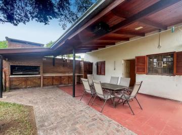 Casa · 207m² · 6 Ambientes · 2 Cocheras · Venta/permuta - Casa de 4 Dorm. con Pileta y Jardin, Fisherton, Rosario.