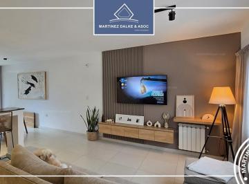 Casa · 135m² · 4 Ambientes · 2 Cocheras · De Revista - Duplex en Docta