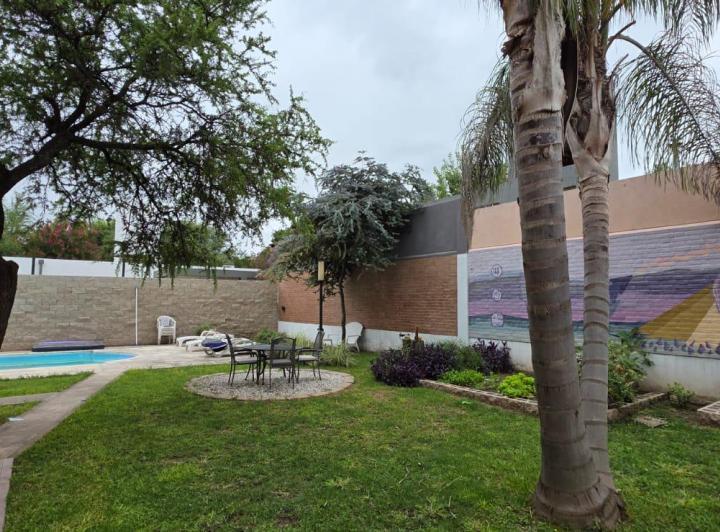 Casa · 230m² · 5 Ambientes