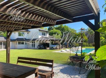 Casa · 260m² · 4 Ambientes · 2 Cocheras · Casa con Pileta en Venta - El Rodal, Canning, Esteban Echeverría.