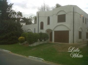 Casa · 420m² · 7 Ambientes · Casa con Estilo Mediterráneo en Venta - El Rodal, Canning, Esteban Echeverría.