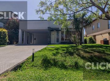 Casa · 190m² · 4 Ambientes · 2 Cocheras · Casa 4 Ambientes en Venta en Barrio Cerrado Altos de Hudson II, Berazategui