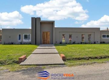 Casa · 310m² · 6 Ambientes · 2 Cocheras · Casa en Venta en Barrio Haras San Pablo, General Rodriguez