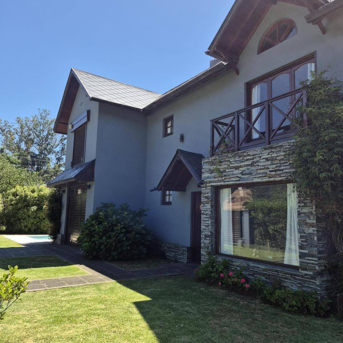 Casa 3 amb, 149m² en Bosque Peralta Ramos con piscina y garage