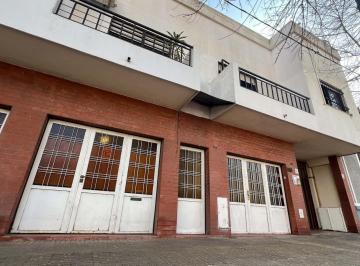 Departamento · 85m² · 6 Ambientes · 1 Cochera · PH de 3 Dorm. con Cochera Cubierta!