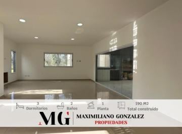 Casa · 170m² · 6 Ambientes · 3 Cocheras · Casa Venta Santo Domingo