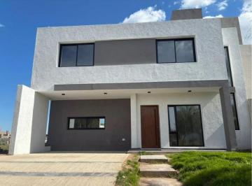 Casa · 165m² · 4 Ambientes · 2 Cocheras · Venta Casa 3 Dorm. a Estrenar Docta con Pileta