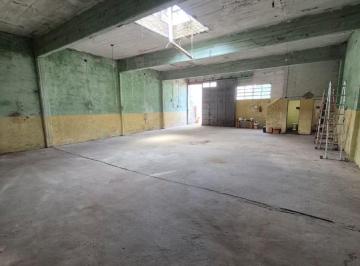 Bodega-Galpón , Tres de Febrero · Galpón en Alquiler 130 m Totales Chubut 4335 Ciudadela
