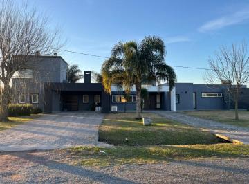 Casa de 6 ambientes, San Vicente · Venta Casa de 6 Ambientes con Pileta - Fincas de San Vicente