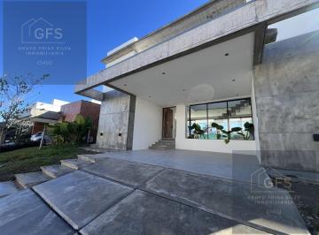 Casa · 390m² · 8 Ambientes · 2 Cocheras · Casa Barrio Privado Alto Verde
