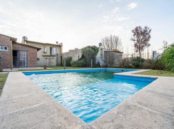 Casa · 214m² · 5 Ambientes · 2 Cocheras · Venta - Casa Apta Credito de 3 Dorm. con Pileta. Tierra de Sueños 2, Roldán