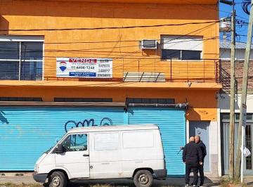 Casa de 2 ambientes, Ituzaingó · Venta de Dos Depósitos con Departamentos, ¡Ideal Inversión! Sobre Av