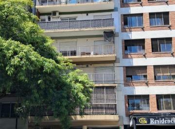 Departamento de 2 ambientes, Parque Chacabuco · Excelente Depto 2 Amb con Pequeño Patio