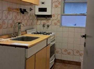 Departamento de 2 ambientes, Parque Chacabuco · Excelente Depto 2 Amb con Pequeño Patio