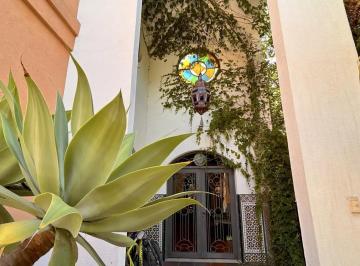 Casa · 330m² · 6 Ambientes · 2 Cocheras · Imponente Propiedad con Piscina en Venta en Fincas de Hudson