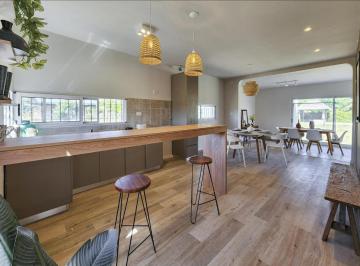 Casa · 89m² · 4 Ambientes · 2 Cocheras · Venta Casa de 2 Dorm., Cochera, Galería y Piscina - Funes