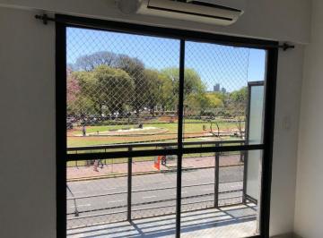 Departamento de 1 ambiente, Colegiales · Venta. Frente con Vista a Plaza Garicoits