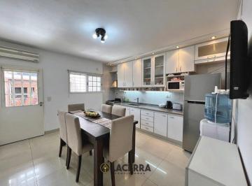 Casa · 160m² · 4 Ambientes · 2 Cocheras · Triplex 4 Ambientes en Venta Apto Crédito