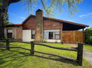 Casa · 116m² · 4 Ambientes · 1 Cochera · Chalet en Venta con Gas Natural en Villa Gesell
