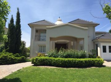 Casa · 680m² · Casa - Chacras de Coria