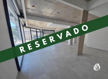 Local comercial , General San Martín · Local Comercial 112 m² Aprox. Ventanales en Dvh + 2 Baños - Alquiler