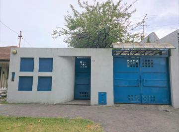 Casa · 130m² · 3 Ambientes · 2 Cocheras · Monseñor Chimento 249