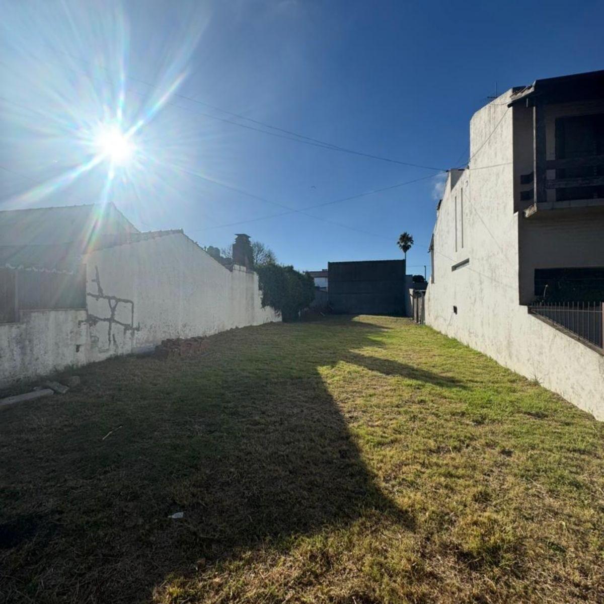 Ofrecemos en venta lote de 10x43 en una excelente ubicación, a metros del Bosque Peralta Ramos