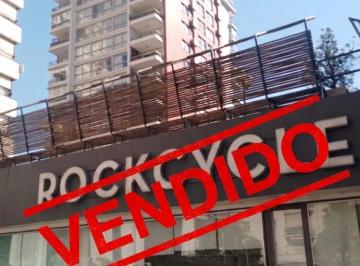 Local comercial , Recoleta · Local Comercial en Venta con Renta – Excelente Ubicación