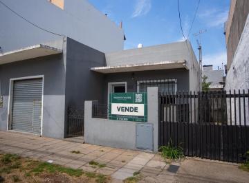 Casa · 130m² · 3 Ambientes · Venta Casa 3 Ambientes con Local y Deposito en San Justo.