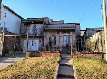 Casa · 204m² · 4 Ambientes · 1 Cochera · Casa en Gualeguaychu