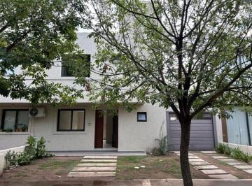 Casa de 6 ambientes, Córdoba · Duplex Chacra del Norte 3 Dorm.
