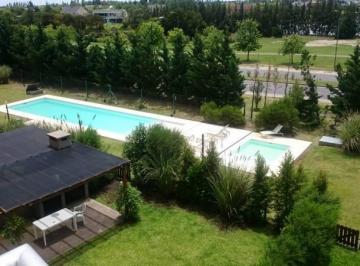 Departamento · 50m² · 2 Ambientes · 1 Cochera · Con Vista a Laguna!