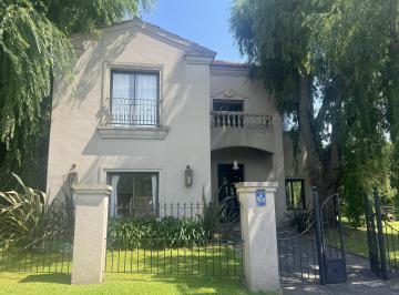 Casa · 208m² · 5 Ambientes · 2 Cocheras · Casa en Venta en Barrio Cerrado Villa Rosa Pilar
