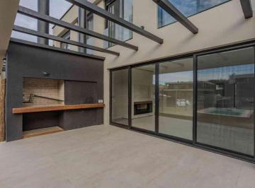 Casa · 145m² · 6 Ambientes · 2 Cocheras · Venta Casa PH 4 Dorm. en Barrio Parques 2