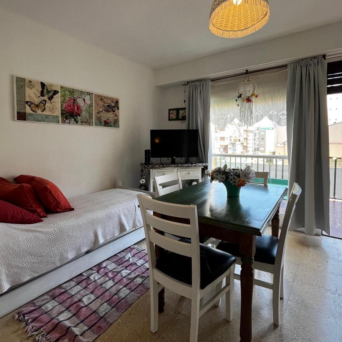 Departamento de 2 ambientes con terraza propia