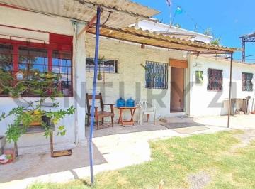 Casa · 86m² · 3 Dormitorios · 2 Cocheras · Inversion - Permuta Casa y Apto a Reciclar con Potencial - 409 M&sup2;t - Prox Belloni