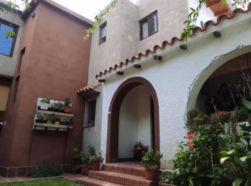 Casa de 1 ambiente, Capilla del Monte · Chalet Moderno y Nuevo Fusionado con Casa Antigua de Estilo Colonialb San Martín - Capilla del Monte
