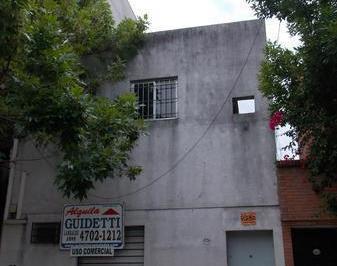 Local comercial · 297m² · Inmueble Comercial de 2 Plantas Depósito Apto Todo Destino, Zona Saavedra!