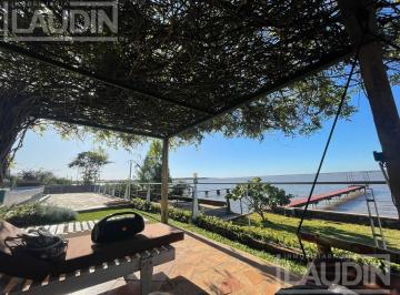Casa · 241m² · 5 Ambientes · 2 Cocheras · Propiedad Única con Playa Privada y Muelle Sobre El Río — Barrio Privado Costa Mango, Posadas