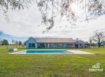 Casa · 283m² · 7 Ambientes · 2 Cocheras · Venta - Casa 3 Dorm. en La Rinconada Barrio Privado - Ibarlucea.